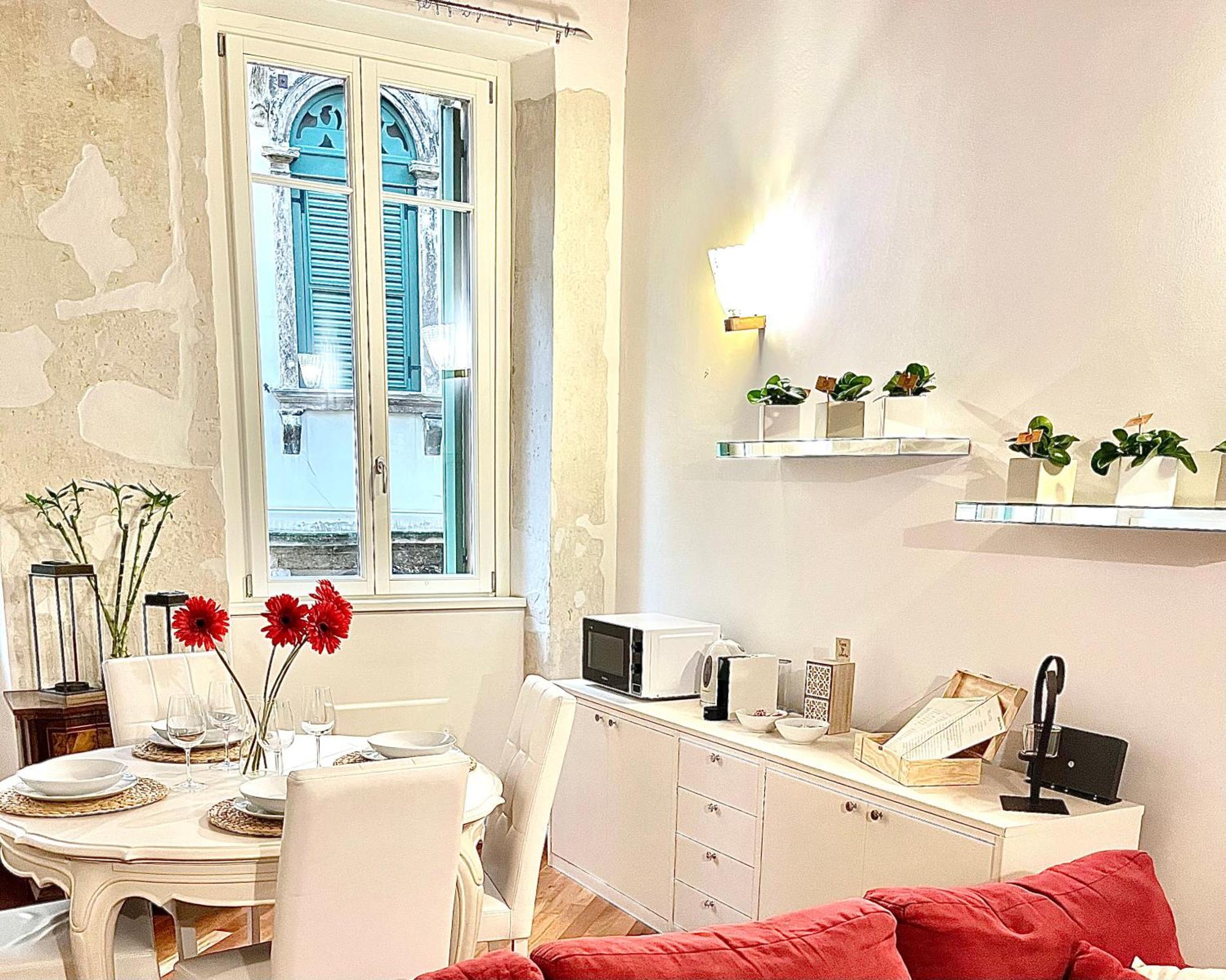 Magnolia Home - Piazza Delle Erbe ヴェローナ エクステリア 写真